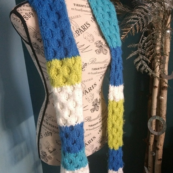Lole Color Block Scarf With Fringe. - Picture 1 of 6